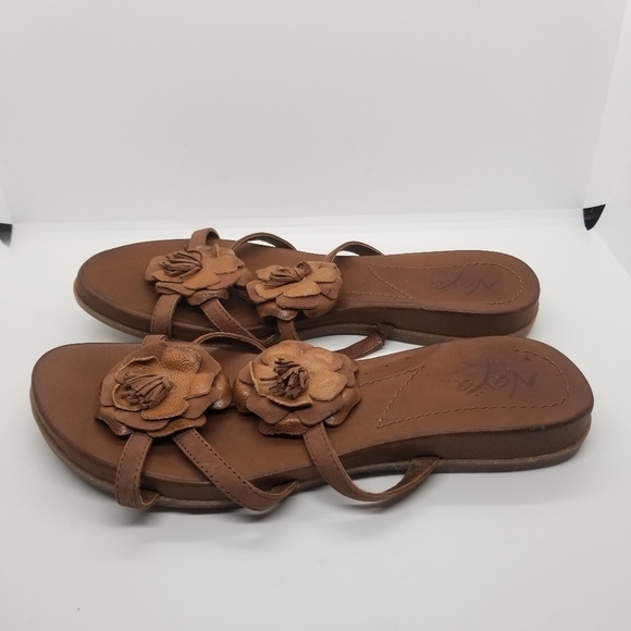 Naya Bristol brown leather flower slide sandals 8M - Picture 5 of 10